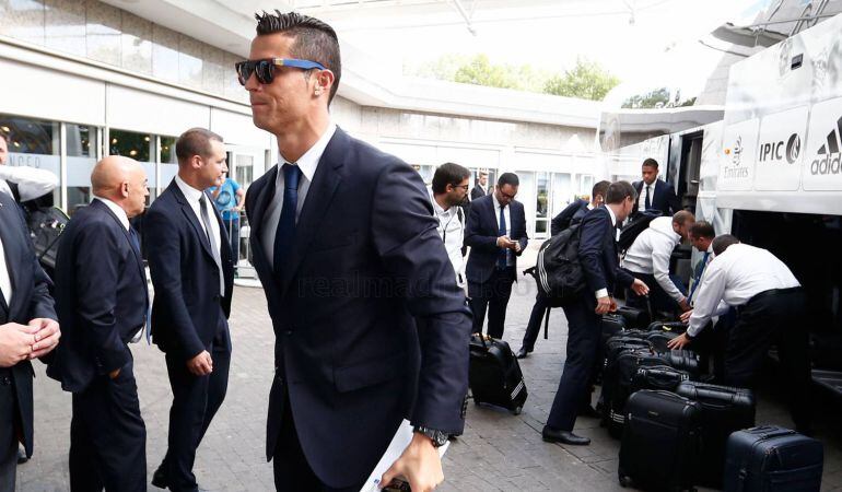 Cristiano Ronaldo en un viaje oficial del Real Madrid esta misma temporada.