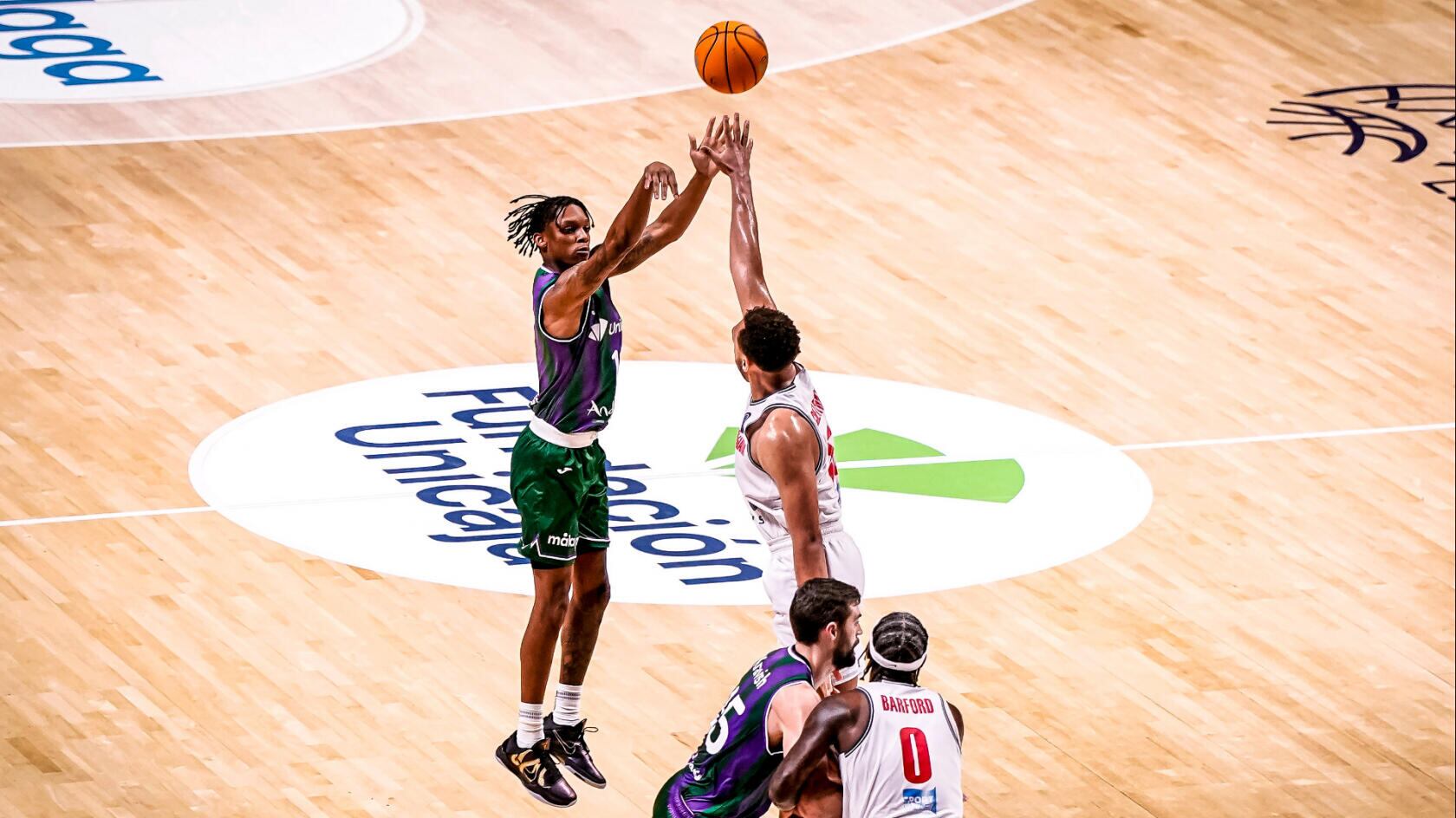 El escolta del Unicaja Tyson Carter, en una acción de tiro en el partido contra el Palacanestro Reggiana