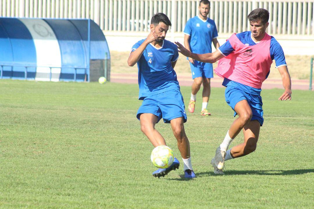 Asdri durante un entrenamiento en el campo Pepe Ravelo