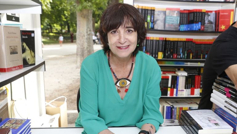 Rosa Montero en la feria del libro de Madrid presentando su última novela, &#039;La Carne&#039;