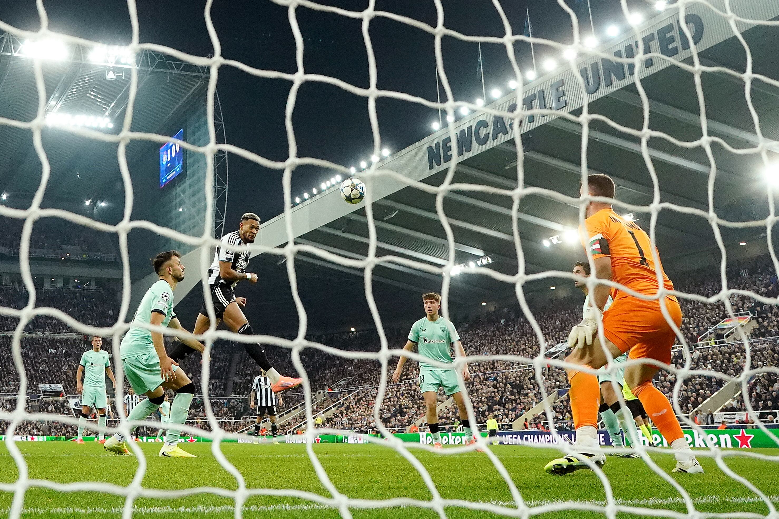 Joelinton, autor del segundo gol del Newcastle al Athletic en el partido de Champions disputado este miércoles en St. James&#039; Park