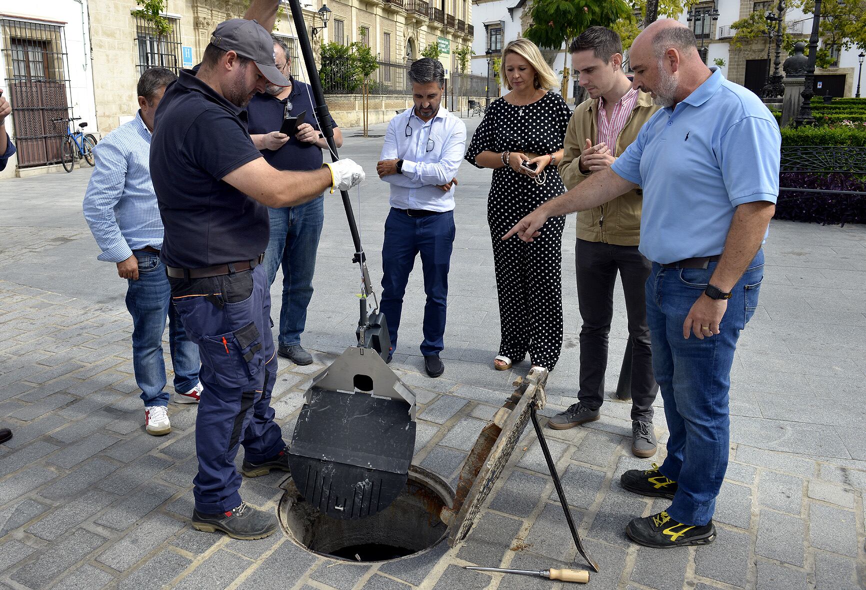 Colocación de uno de los nuevos dispositivos