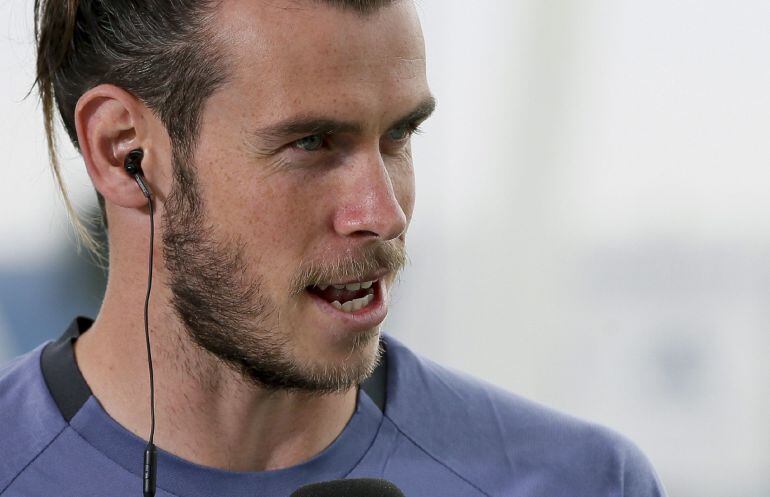 Bale responde una pregunta