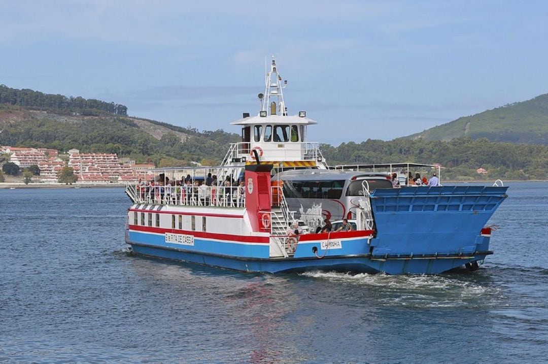 Ferry-boat que une las localidades de Caminha y A Guarda.