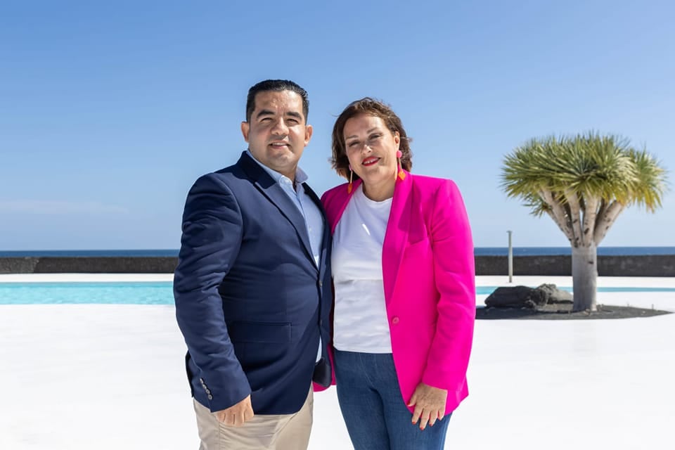 Kevin Cortés con Astrid Pérez.