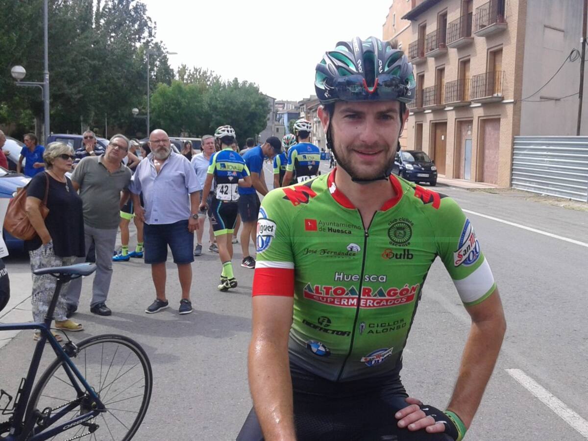 Javier Paúles gana la carrera ciclista Fiestas de Barbastro