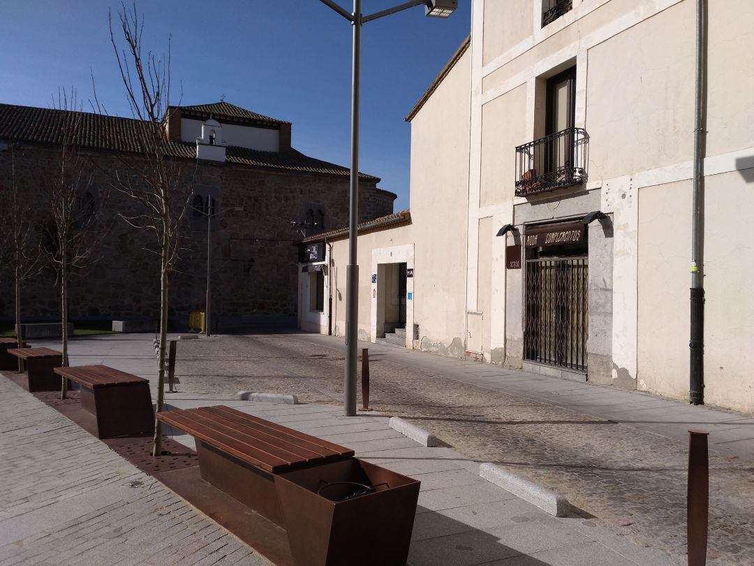 Zona de la plaza Teniente Arévalo en la que paran los vehículos