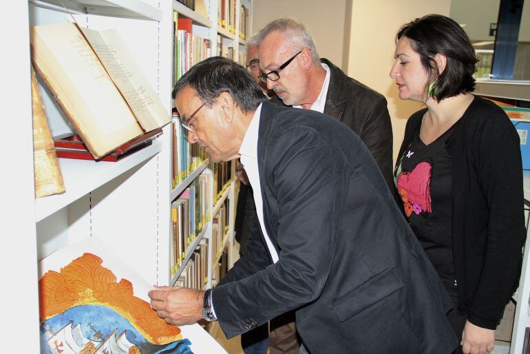 Ignacio Caraballo, presidente de la Diputación en la inauguración de la Biblioteca