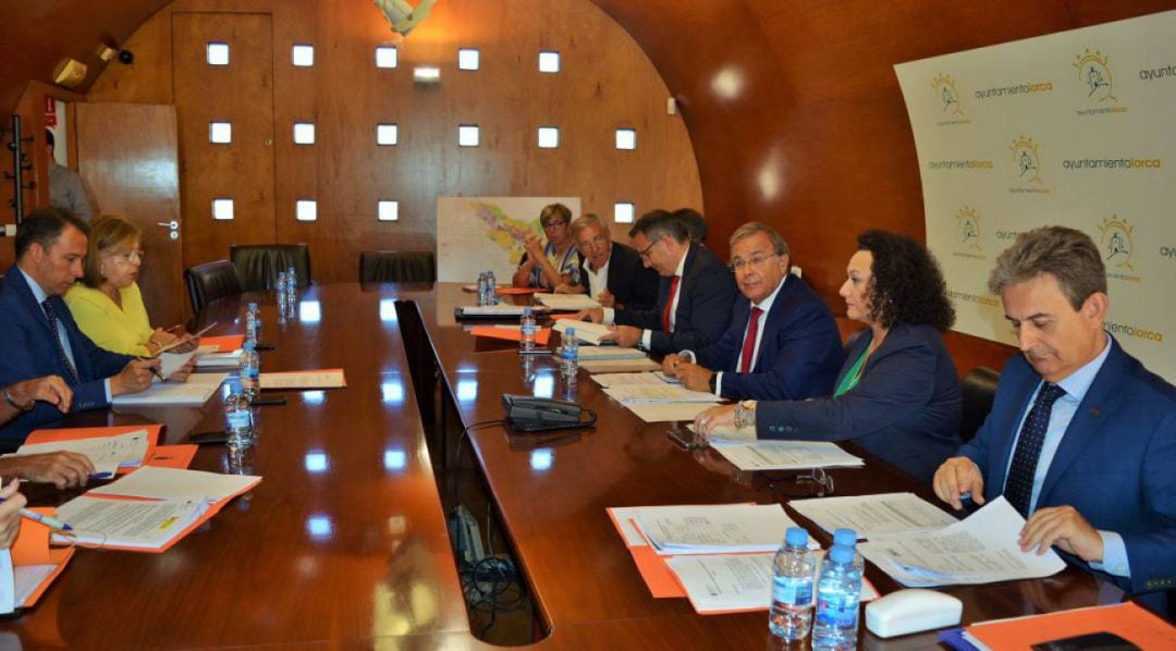Imagen de la última reunión celebrada de la Comisión Mixta para los terremotos de Lorca