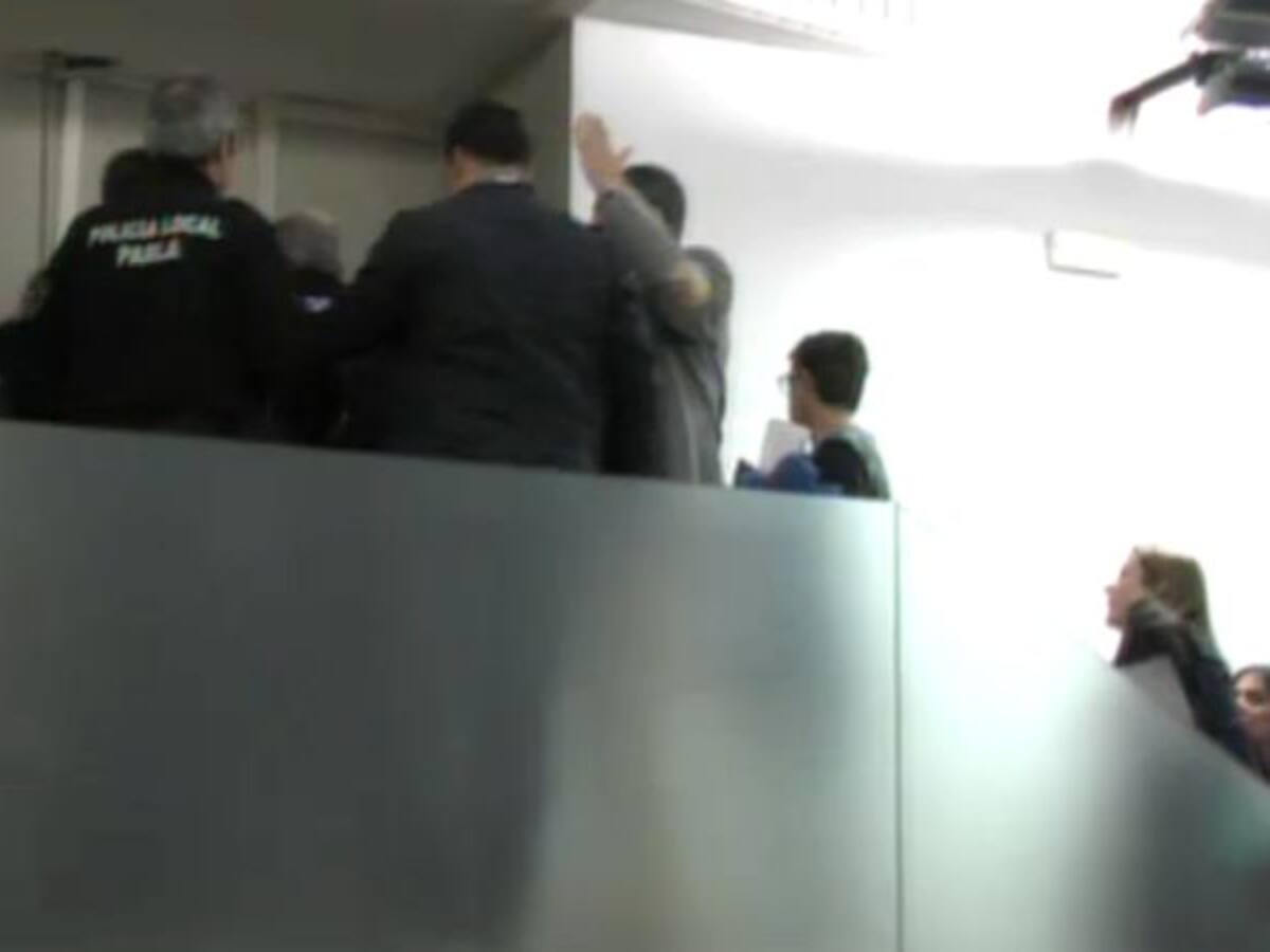 Suspenden el Pleno de Parla tras la pelea entre concejales