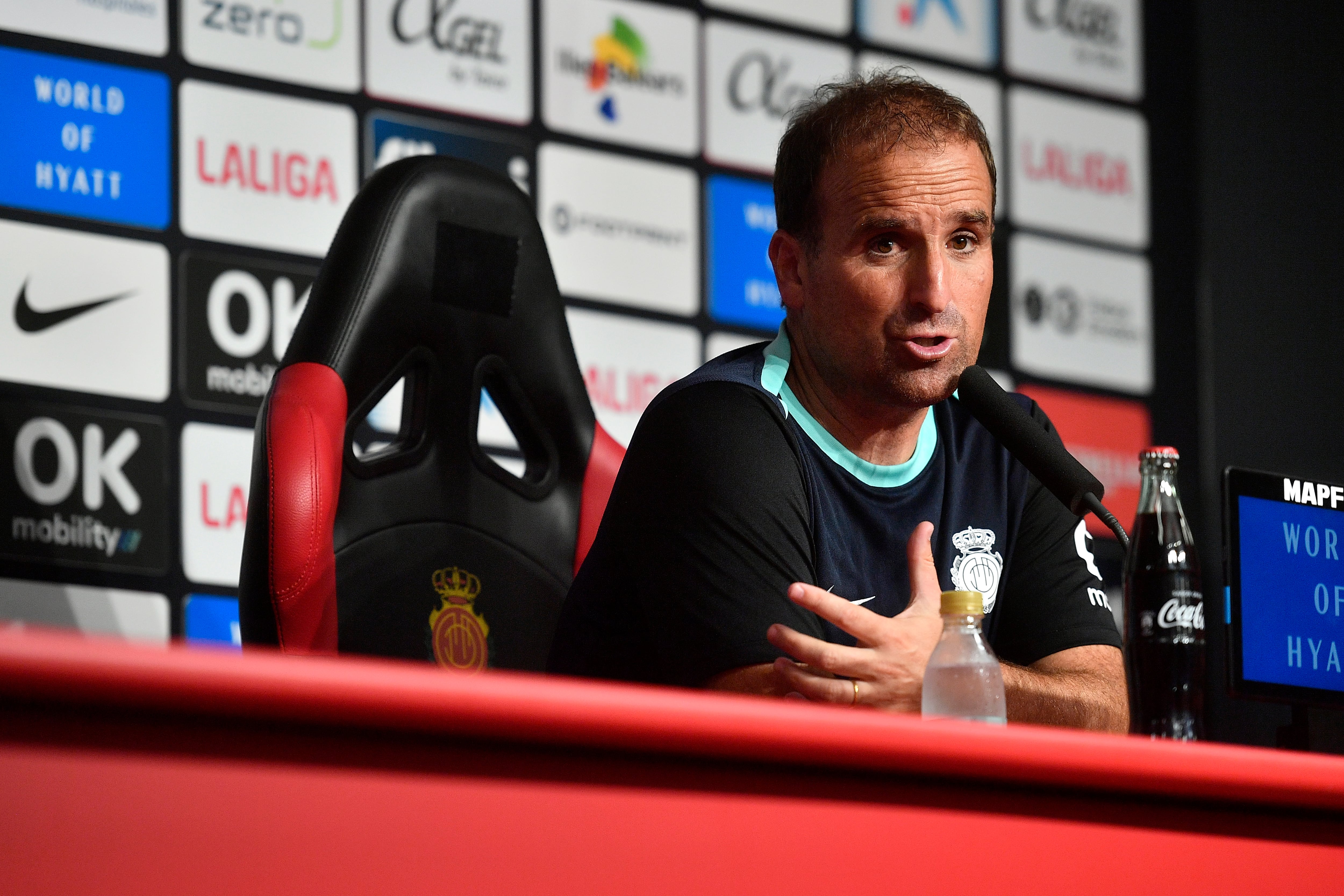 PALMA DE MALLORCA, 17/08/2024.- Rueda de prensa del entrenador del RCD Mallorca Jagoba Arrasate en Son Moix (Mallorca) este sábado de cara al partido de LaLiga que disputará mañana contra el Real Madrid. EFE/ Miquel A. Borràs
