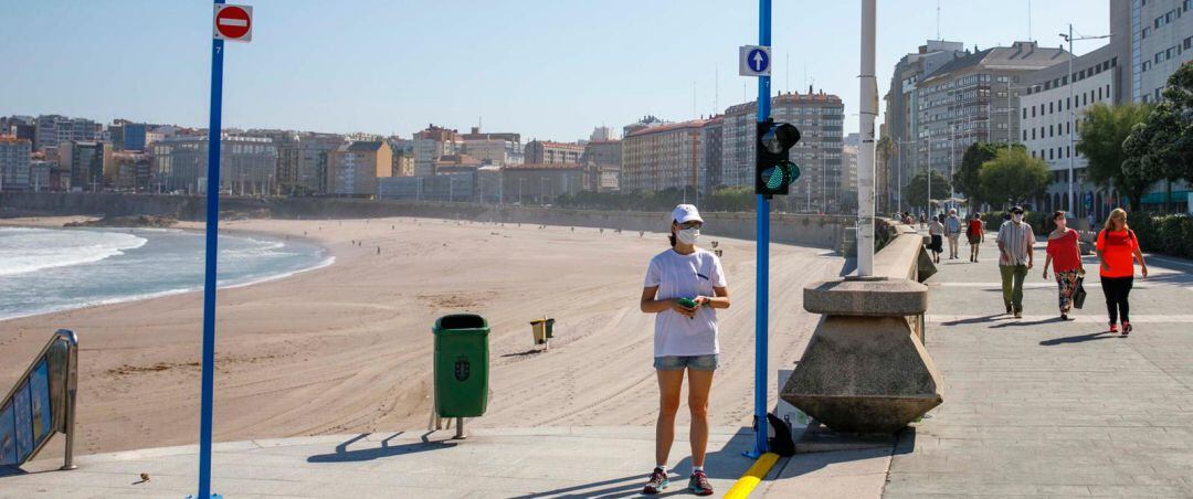 Conrol de acceso en la playa del Orzán
