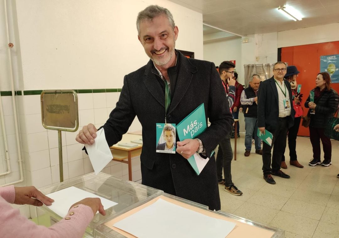 Óscar Urralburu, en sus primeras elecciones como candidato de Más País Región de Murcia.