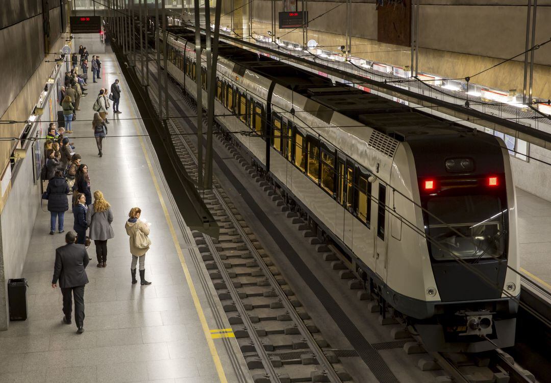 Imagen reciente de una estación de la red de Metro Valencia de FGV