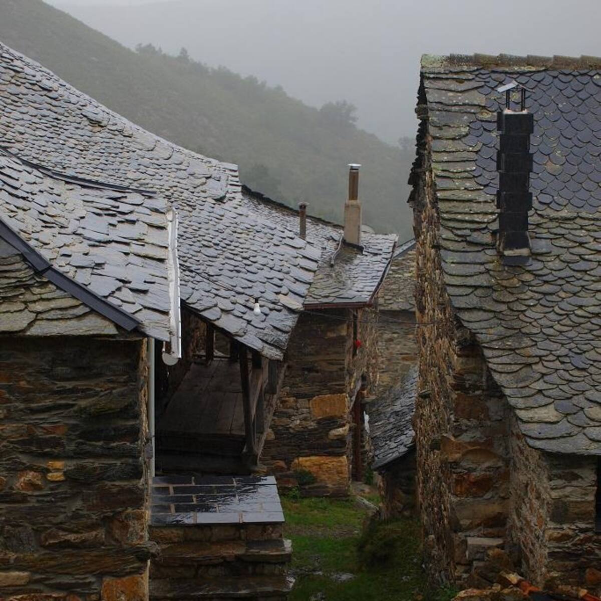 Una sentencia reconoce el derecho a empadronarse a un berciano que reclama judicialmente vivir en la localidad "abandonada" de Montes de la Ermita