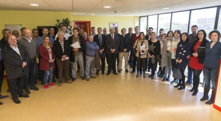 José María Mazón se ha reunido con representantes de los ayuntamientos de la región.