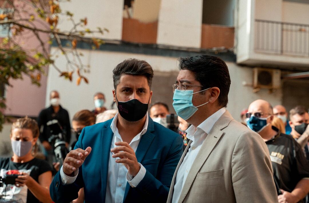 Luis Yeray Guitérrez, alcalde de La Laguna, junto al presidente del Cabildo de Tenerife, Pedro Martín, en una imagen de archivo