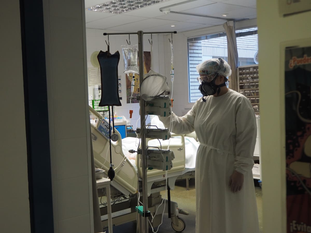 Bajan a 35 los contagios por coronavirus, pero suben de forma importante las hospitalizaciones