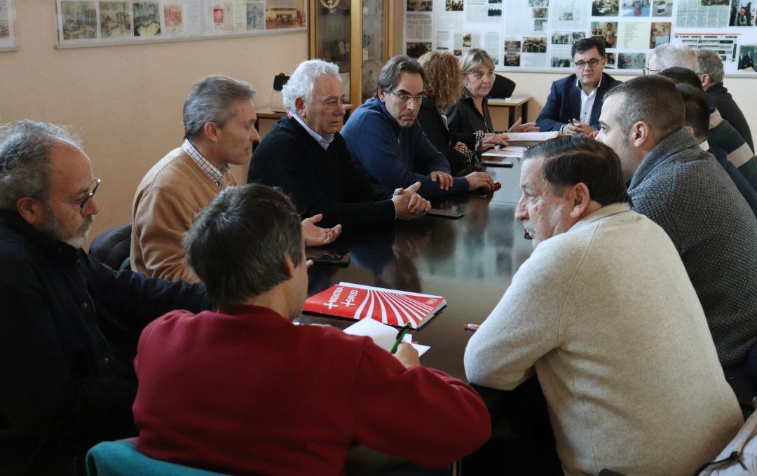 Reunión de empresarios y representantes de los trabajadores en Yecla