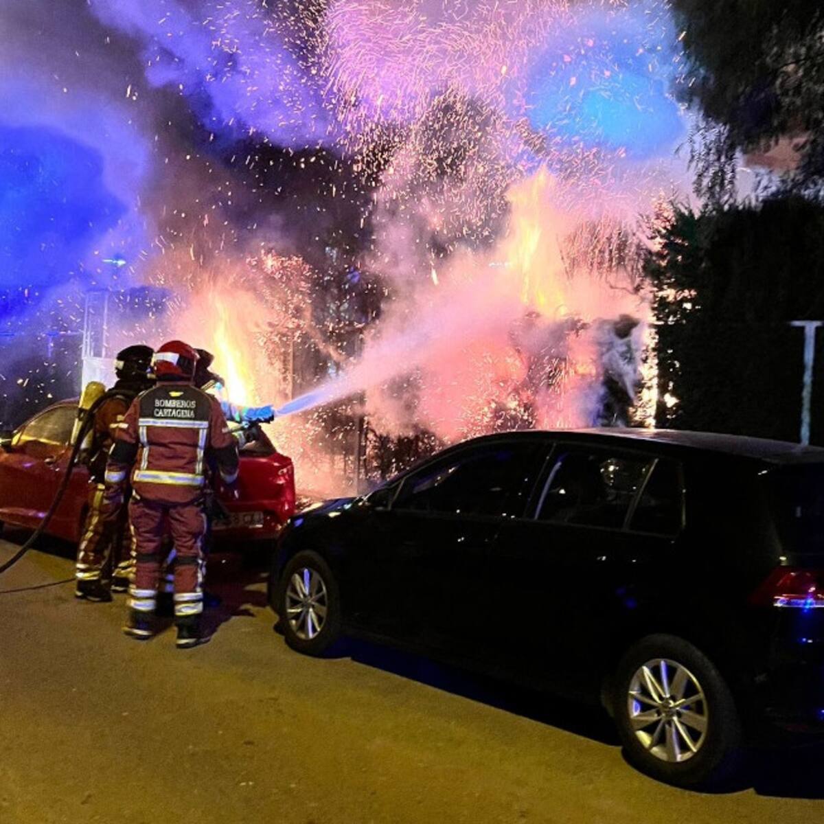 El balance de la noche de San Juan en Cartagena: casi medio centenar de incidencias y un herido por quemaduras