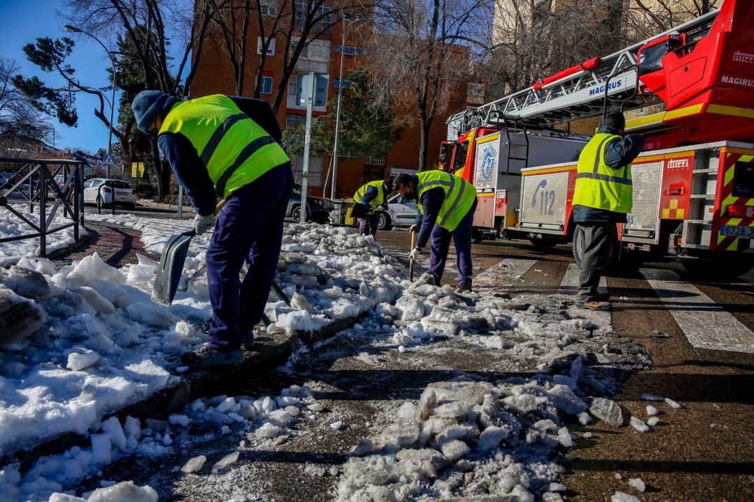 Limpieza de alcantarillado en Madrid antes de las lluvias