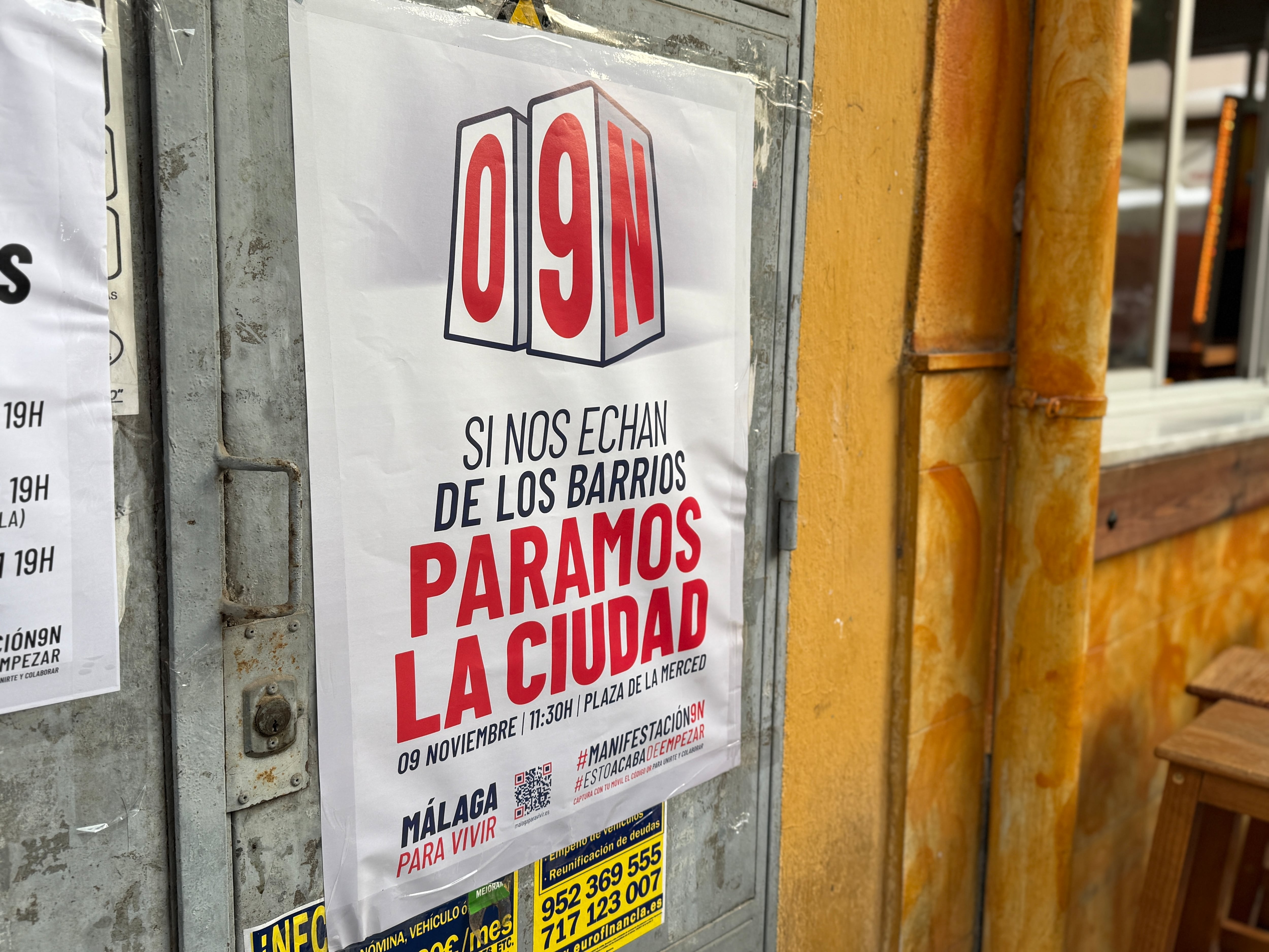 Los carteles de la manifestación convocada para el próximo nueve de noviembre en Málaga, se pueden ver por toda la ciudad