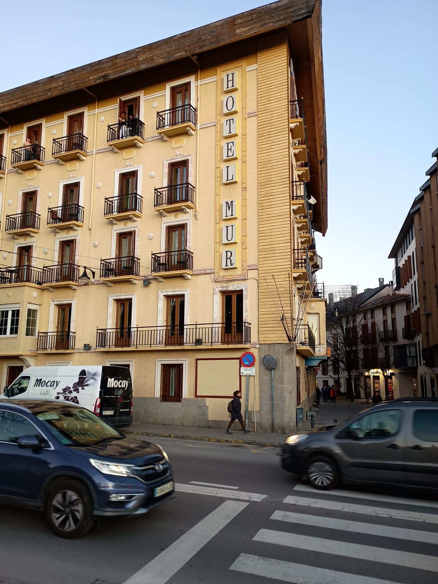 El hotel sancionado, en una imagen de este lunes, 3 de febrero, por la tarde