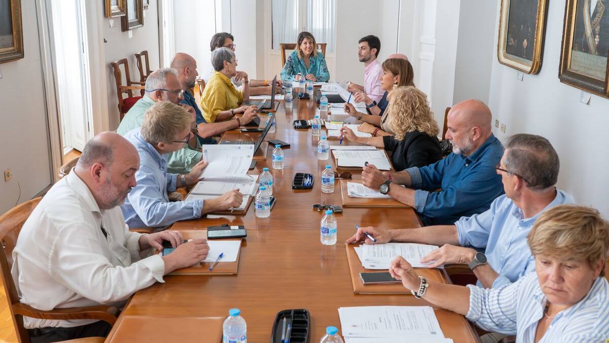 Cartagena destina más fondos a asociaciones vecinales, y lanza nuevas oposiciones