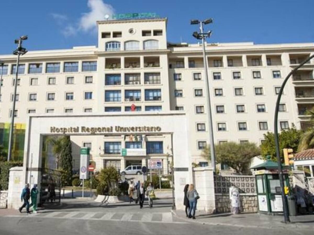 El colapso y los recortes suman ya una decena de dimisiones en Carlos Haya