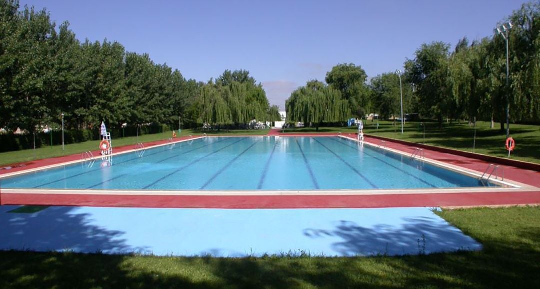 Piscina de Arroyo de San Serván