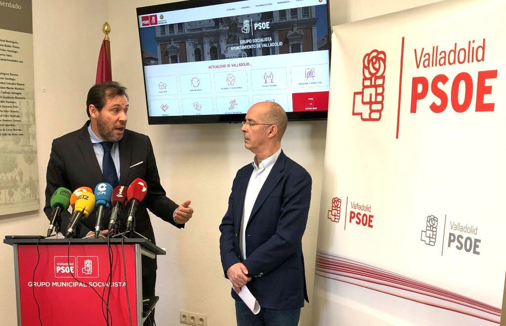 El alcalde de Valladolid, Óscar Puente, presenta la incorporación del exconcejal de Ciudadanos Martín Fernández Antolín a su lista al Ayuntamiento de Valladolid