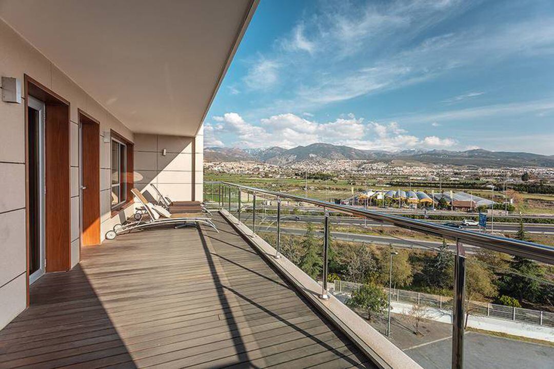 Vistas del Área Metropolitana de Granada desde una de las habitaciones del hotel Abades Nevada Palace