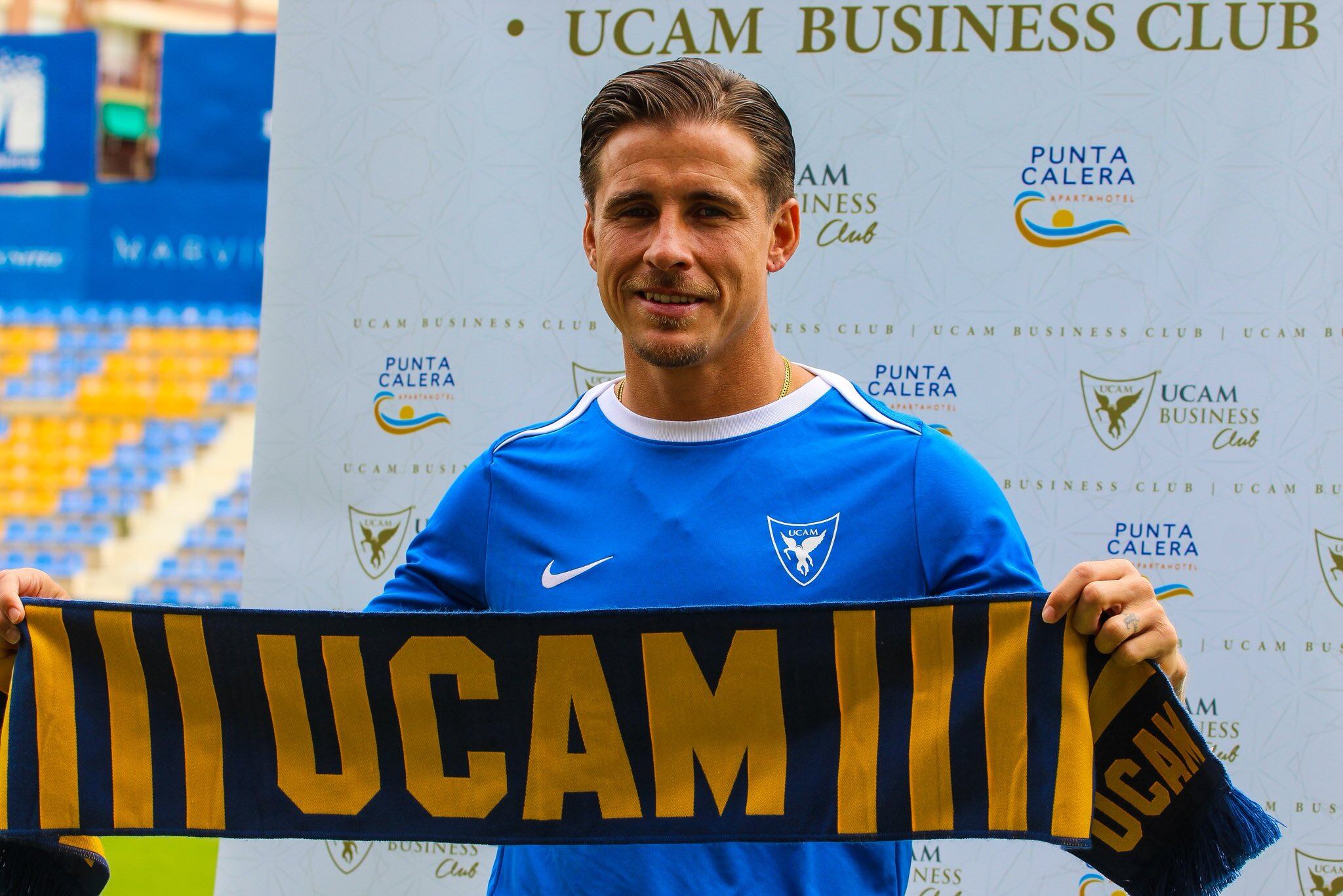 Dani Aquino en su presentación con el UCAM CF.