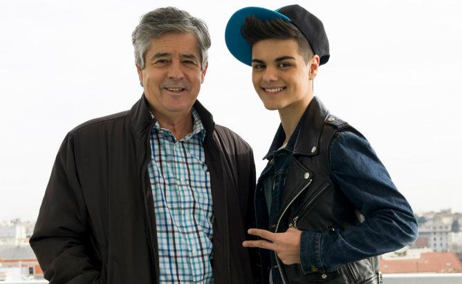 Abraham Mateo junto a Carlos Iglesias en el capítulo de &#039;B&b, de boca en boca&#039;