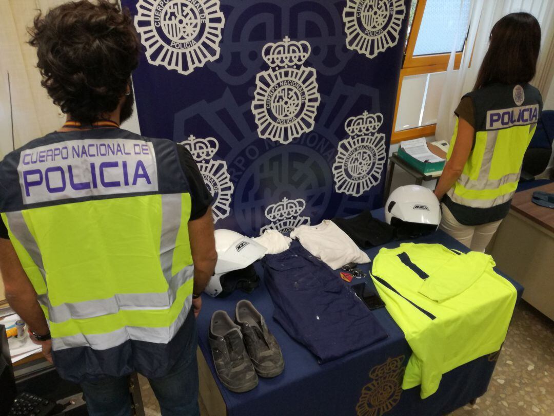 El material incautado por la Policia Nacional al joven detenido en Málaga
