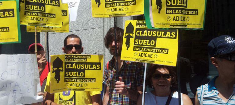 Manifestación contra las claúsulas suelo.