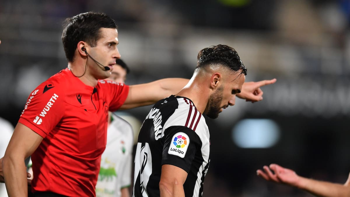 Sigue el pulso arbitral al Efesé: Guzmán Mansilla, que pitó el Cartagena-Racing, designado para la visita del Lugo