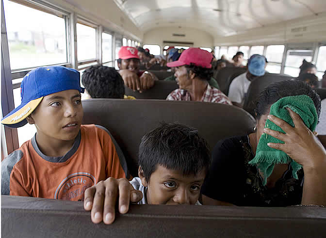 Unas 23. 000 personas han comenzado a ser evacuadas en México, sobre todo en las regiones con riesgo de inundaciones