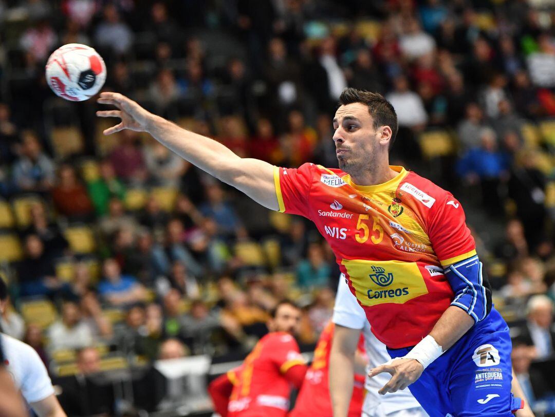 Adrian Figueras, en acción durante el partido