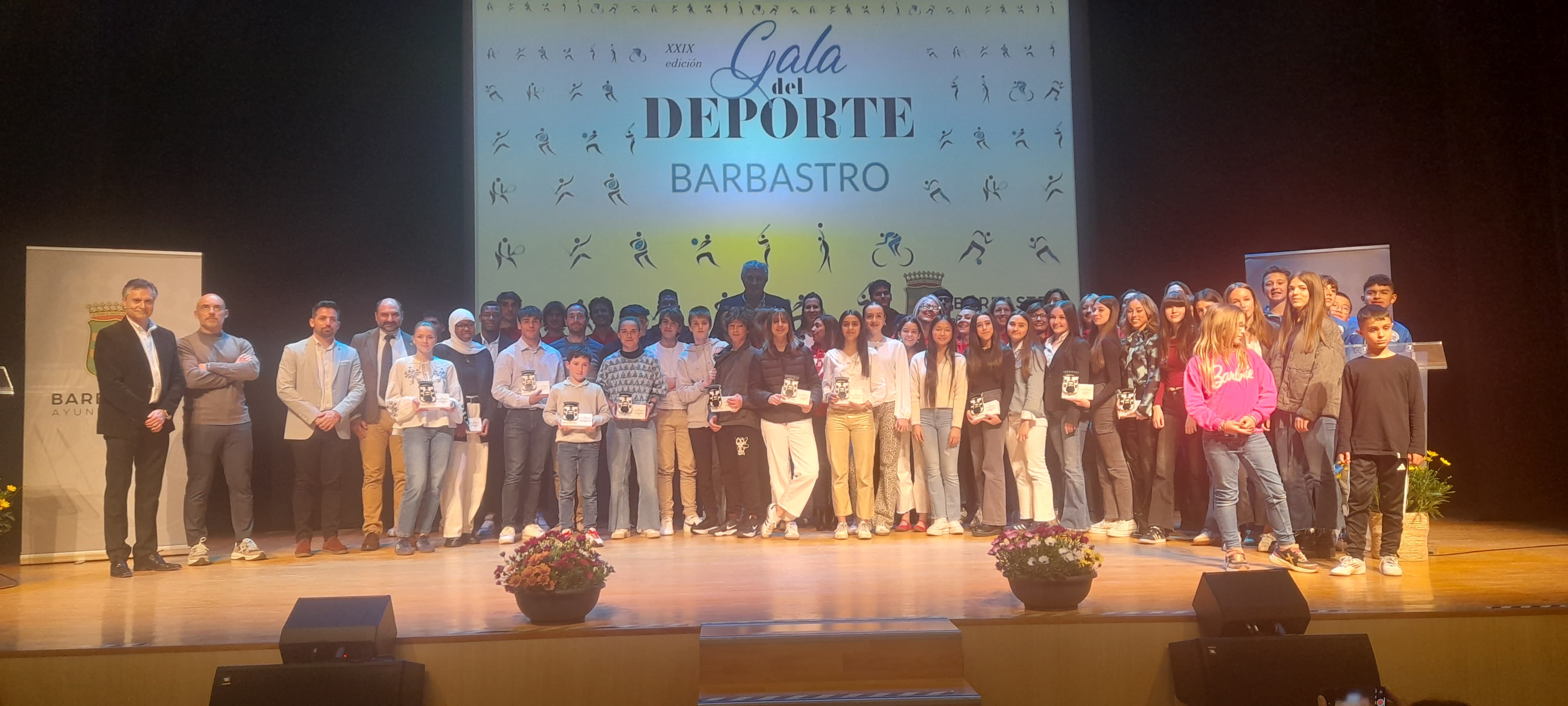 Foto de familia Gala del Deporte Barbastro 2025.