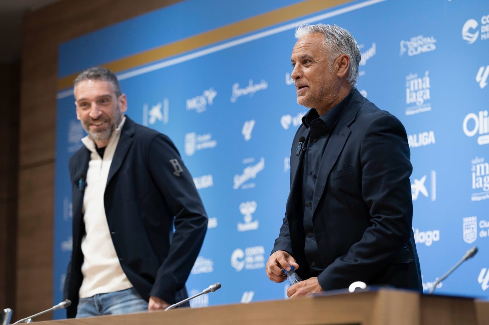 El entrenador del Unicaja Ibon Navarro y el técnico del Málaga Sergio Pellicer