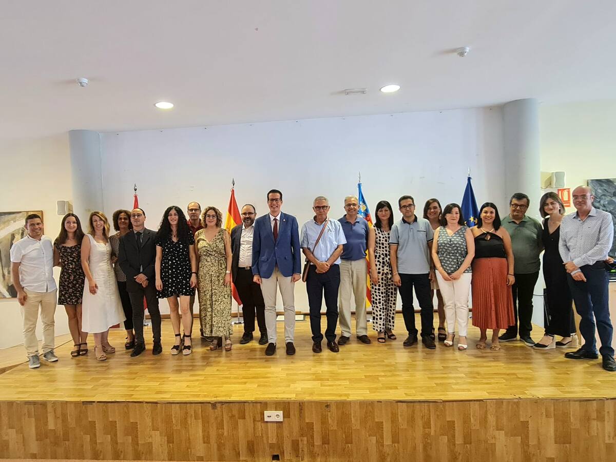 Elda anuncia las 16 personas que toman posesión de sus plazas tras las primeras pruebas de estabilización de empleo temporal