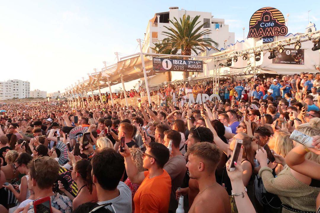 Fomento de Turismo pone el acento en la mejora de las conexiones aéreas