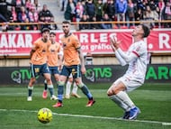 Collado se lamenta de una ocasión fallada.