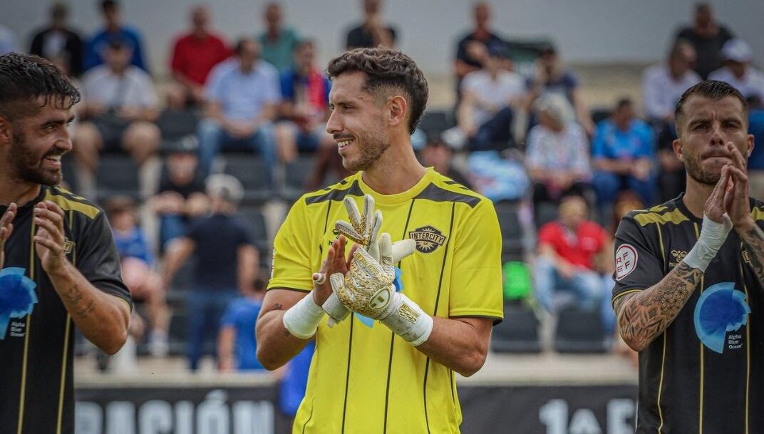 Samu Casado en un partido con el Intercity