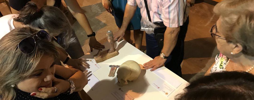 Participantes en uno de los talleres científicos de la Noche Europea de los Investigadores.