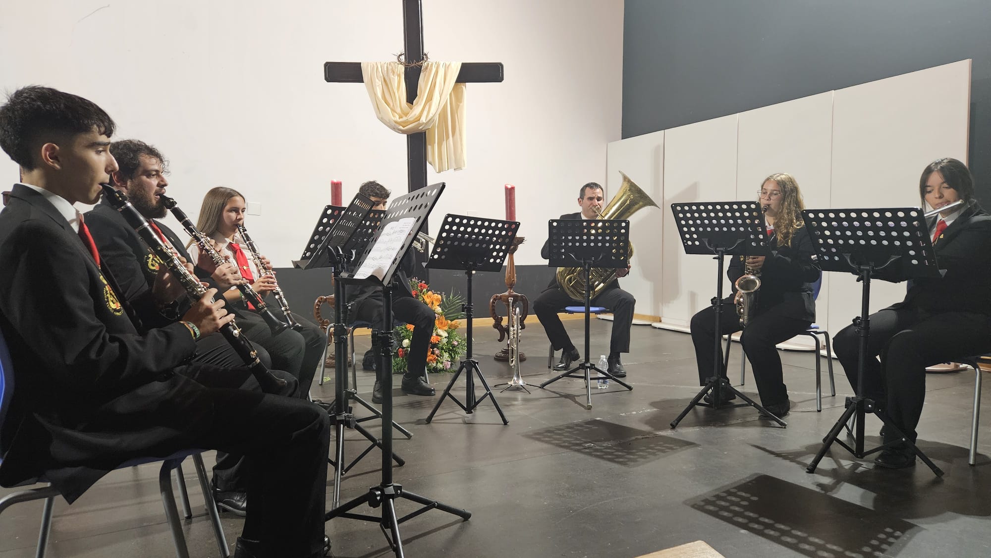 Miembros de la banda de música &#039;Pedro Gámez Laserna&#039; interpretan una de las marchas durante el pregón de Marcos Díaz Píñar