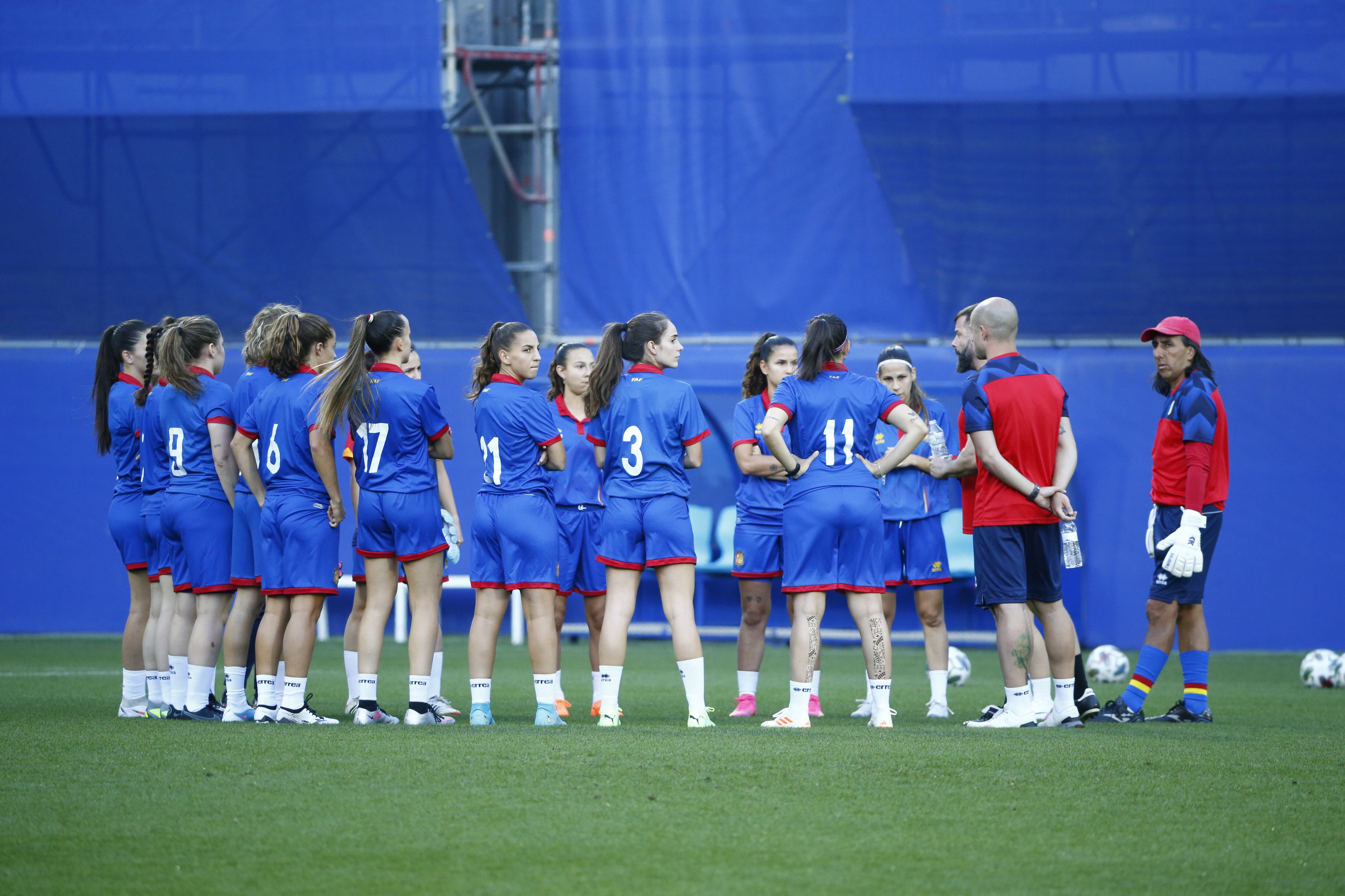 Un instant de l&#039;entrenament d&#039;avui de la selecció absoluta femenina al Nacional.