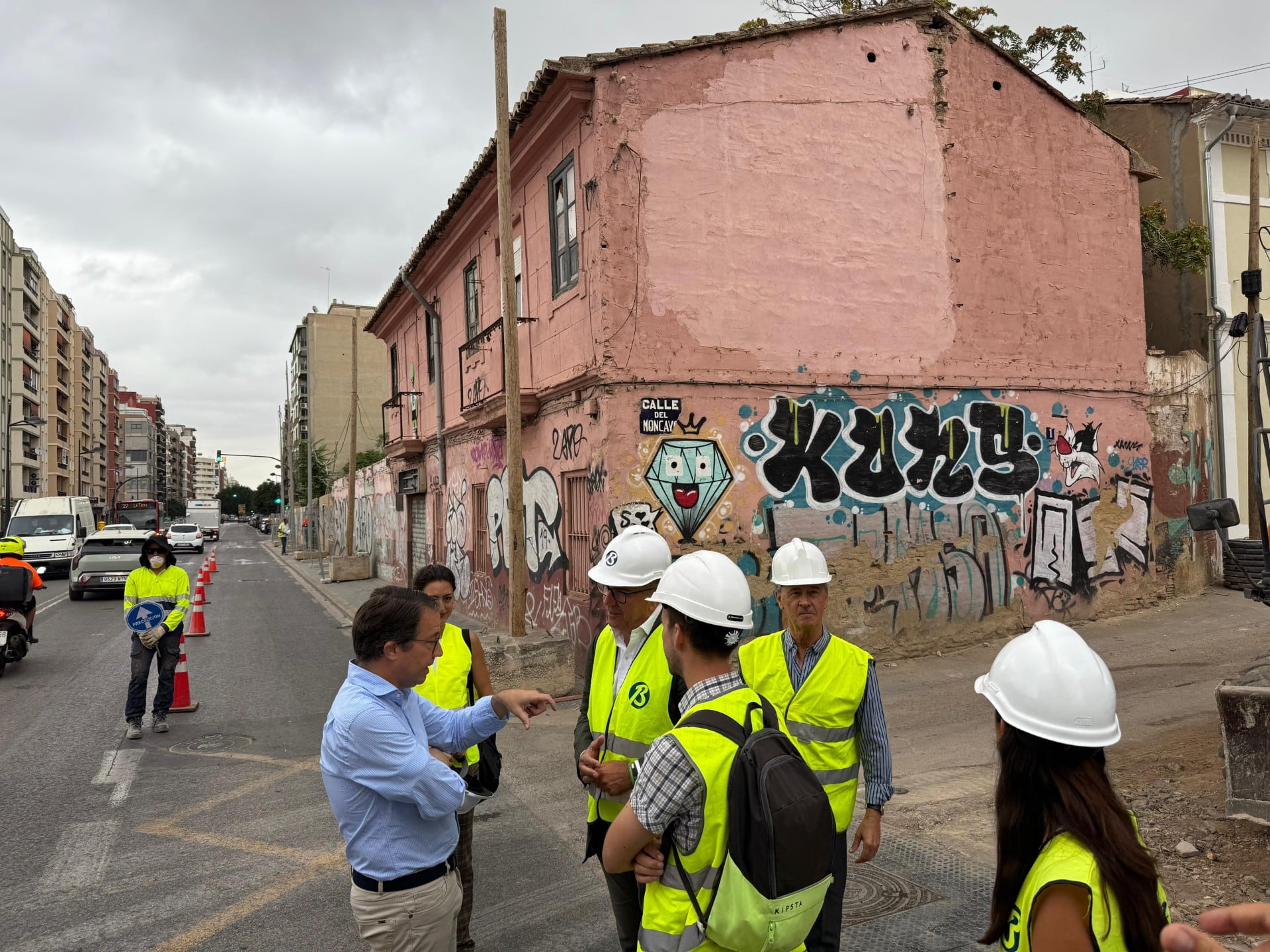 Derribo de las viviendas de San Vicente Mártir para ensanchar la "acera de la muerte"