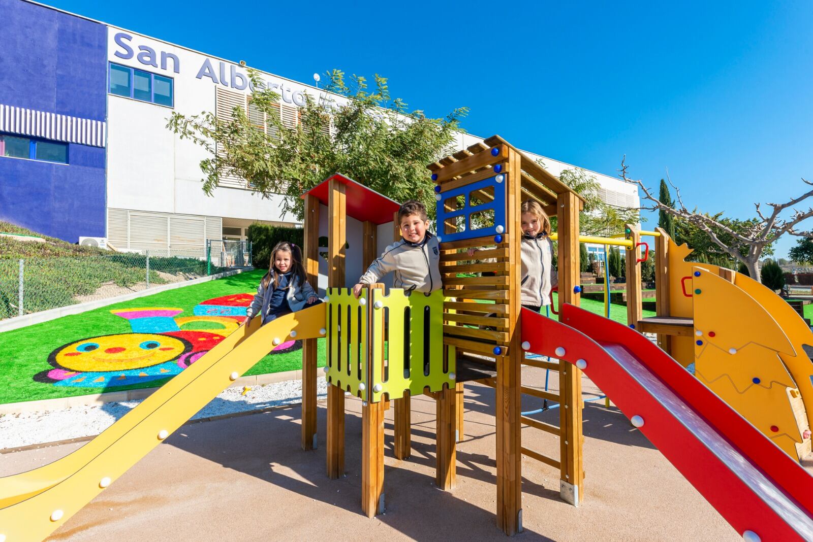 El colegio San Alberto Magno cuenta con más de 30.000 metros cuadrados en un espacio natural.